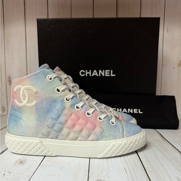 CHANEL Printed Fabric Quilted High Top Sneakers Green/Pink/Blue/White Sz 36 / 6 - Picture 1 of 12